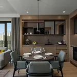 Hotel Marriott Executive Tema World *