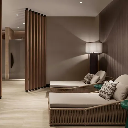 Marriott Executive Tema World