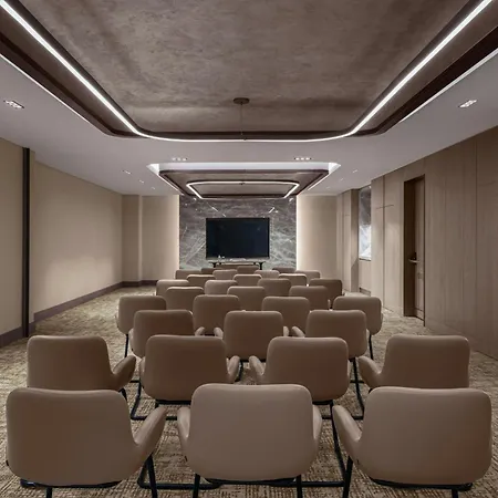 Marriott Executive Tema World فندق